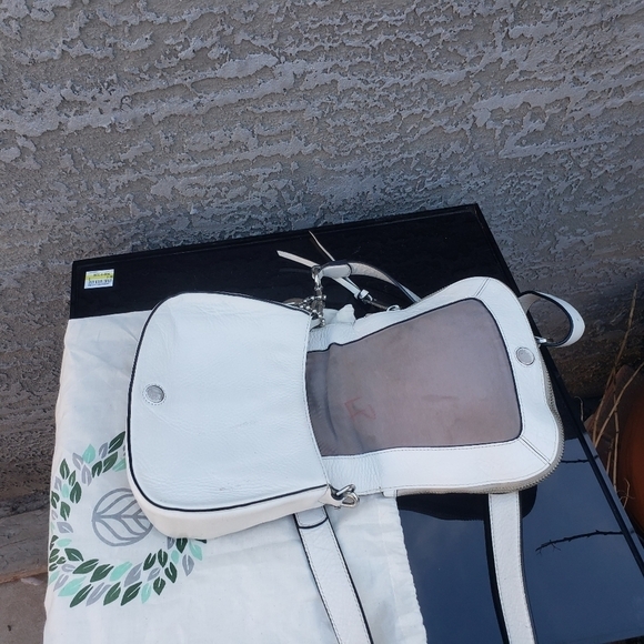 Marc Jacobs Empire City Leather Messenger Bag - Picture 14 of 16